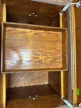 Load image into Gallery viewer, McGuinn trunk
