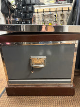 Load image into Gallery viewer, McGuinn trunk
