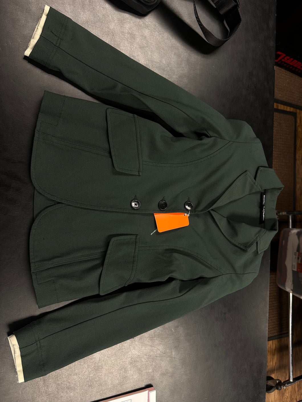 CA jkt green