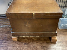 Load image into Gallery viewer, Wooden trunk
